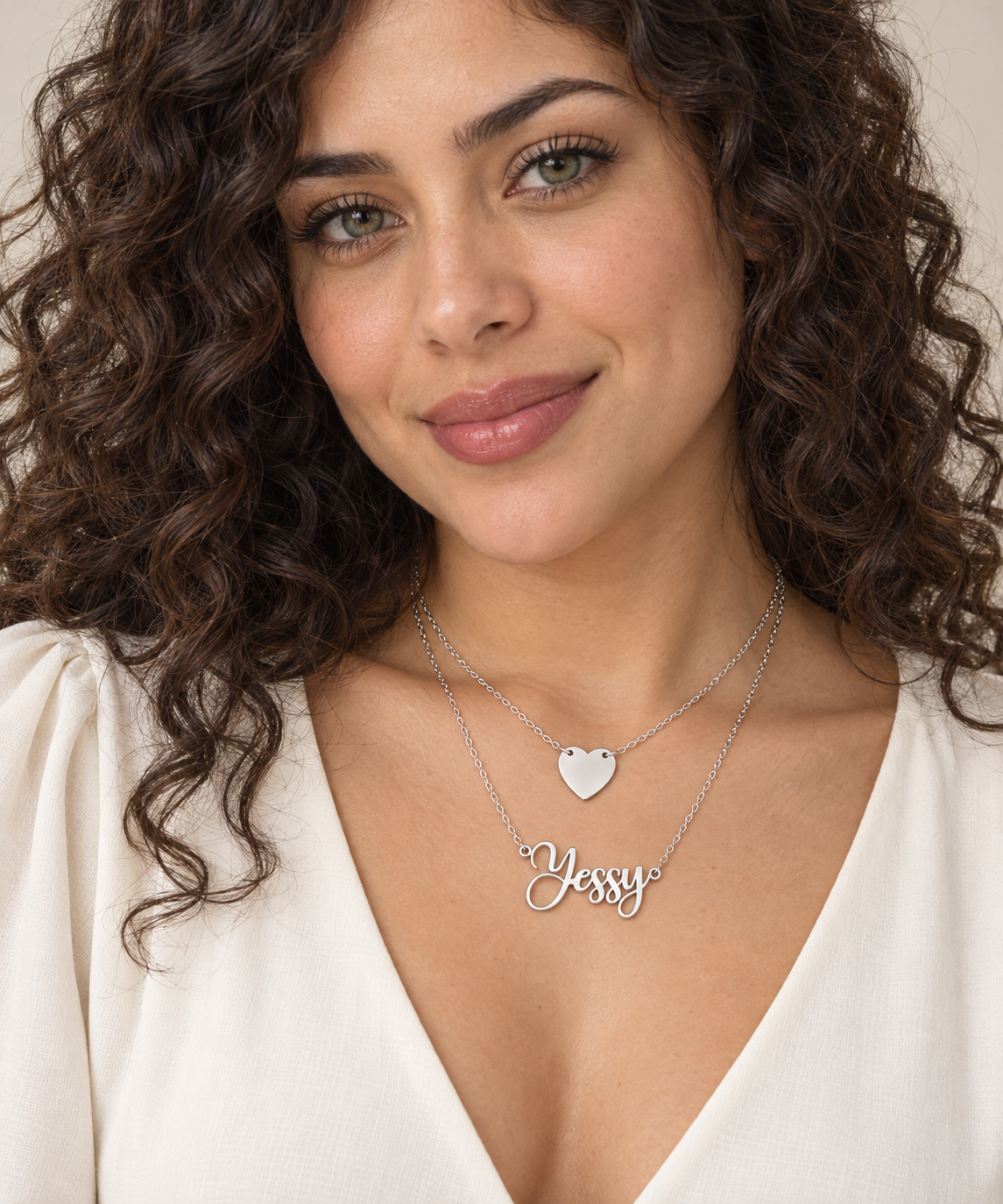 💖 Collar Personalizado con Nombre y Corazón – Un Amor que Llevarás Siempre