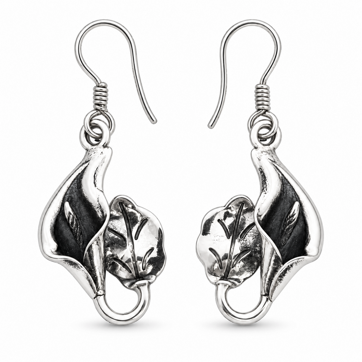 🌸 Aretes Alcatraz – Elegancia Inspirada en la Naturaleza