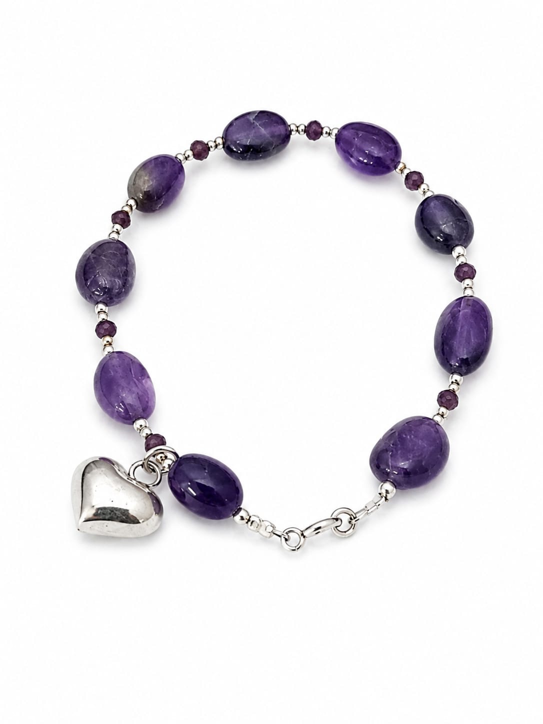 💜 Pulsera de Amatista con Corazón – Elegancia, Color y Significado