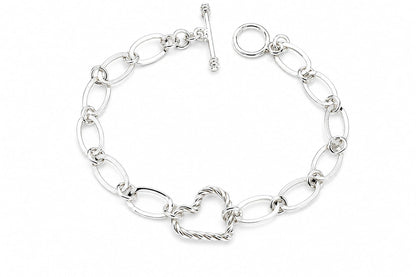 🤍 Pulsera Corazón de Eslabones – Elegancia con un Toque Romántico