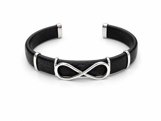 Brazalete Infinito hecho de plata ley 925 en Piel Negra